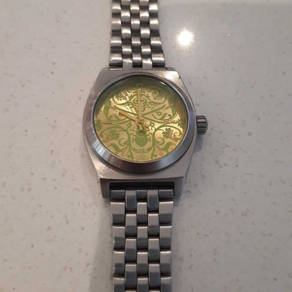 Nixon watch